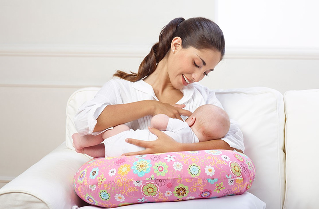 Лучшие подушки для беременных и кормящих мам  