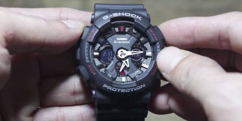 Casio GA-120-1A Часы G-Shock в использовании