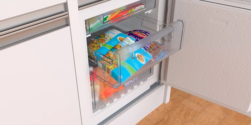 Bosch KIV38X20 Встраиваемый холодильник в использовании